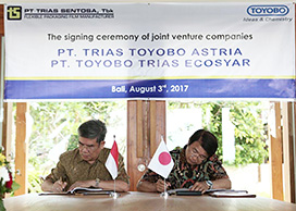 The signing ceremony between Toyobo and Trias